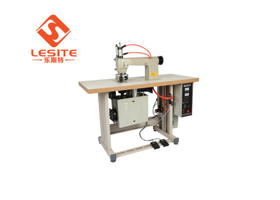 De witte Ultrasone Stikkende Machine van 2.5KW voor de Filters van de Lassenzak