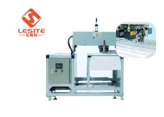 1.6KW hoge Precisie Semi Automatische het Vastnagelen Machine Gemakkelijke Verrichting